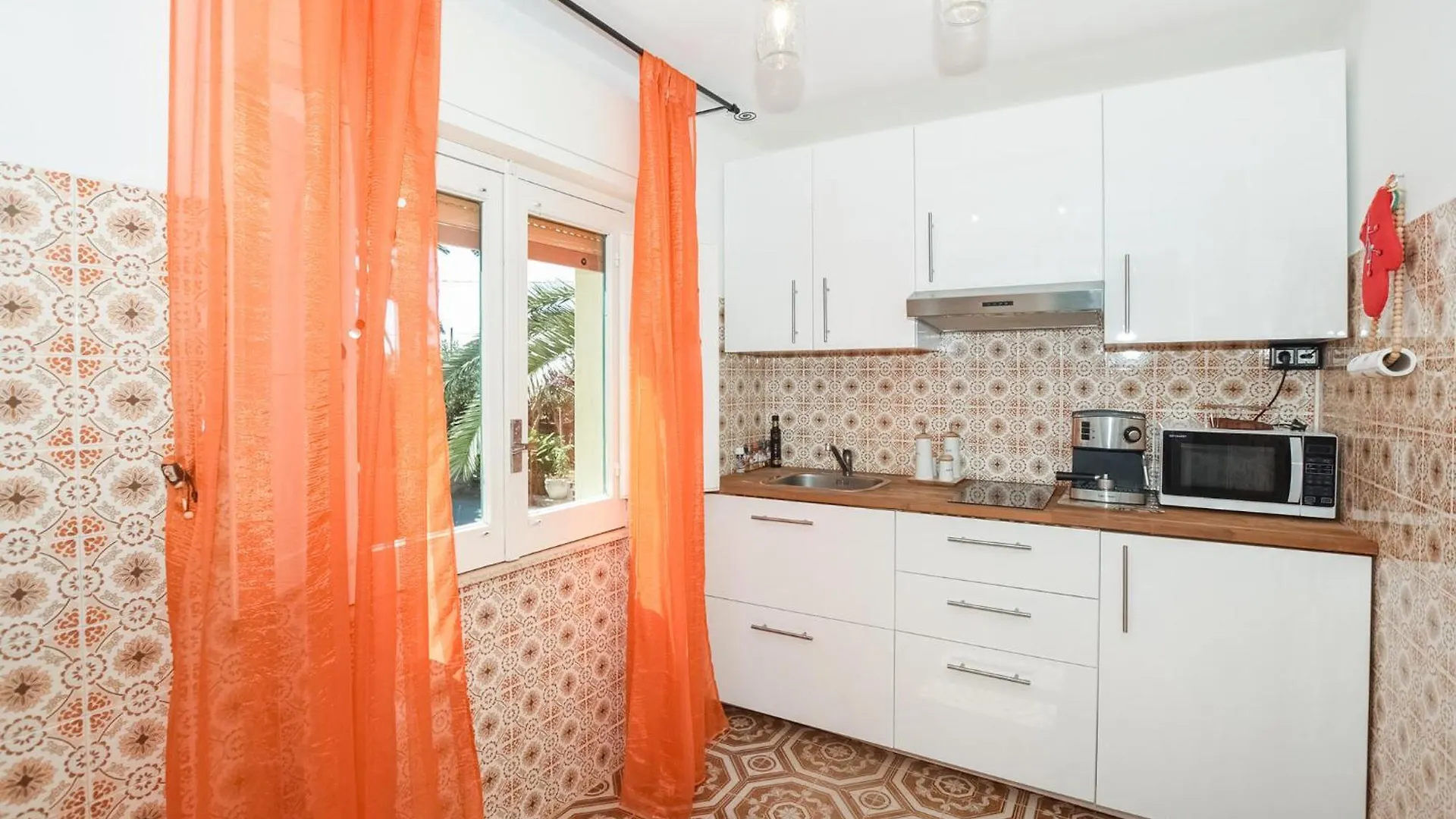 Beautiful Home In Chiaramonte Gulfi With Wifi 0*,  Włochy